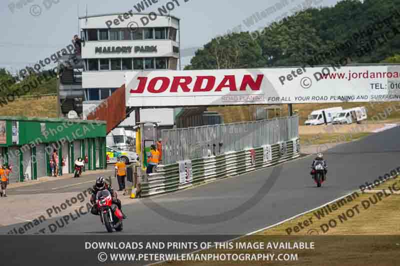 Vintage motorcycle club;eventdigitalimages;mallory park;mallory park trackday photographs;no limits trackdays;peter wileman photography;trackday digital images;trackday photos;vmcc festival 1000 bikes photographs